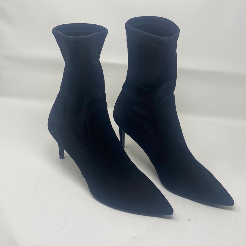 Stuart Weitzman Wren 75 bootie in black. Worn once!